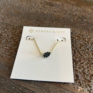 NWT Retired Kendra Scott Helga Necklace